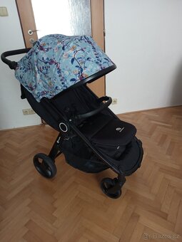 Kočárek sportovní PETITE&MARS Royal3 Silver Limited100 - 2