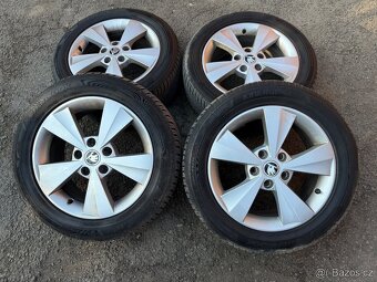Originalní ALU kola Škoda 5x112 r16 celoroční pneu 7,5mm - 2
