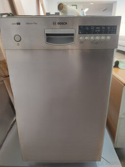 Vestavná Bosch Silence plus myčka nádobí 45 cm nerezová - 2