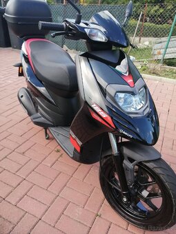 Aprilia sr motard 125 - 2