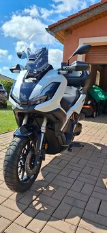 Honda ADV 350 - 2