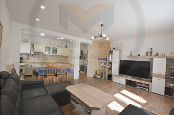 Prodej rodinného domu 150m², pozemek 4330 m², Chržín - 2