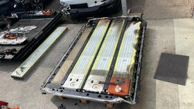 Tesla 3 - vysokonapěťové baterie Li-ion 400V - 2