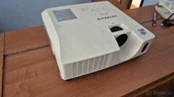Projektor Hitachi ED-X24Z - 2