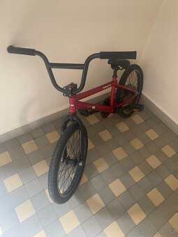 Červené bmx - 2