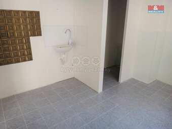 Pronájem obchodního prostoru, 13 m2, Kladno, ul. Komenského - 2