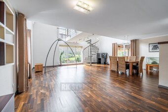 Prodej nadstandartního domu 342 m2 , s pozemkem 1534 m2, Sru - 2