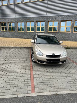 HUNDAI ACCENT 2010 1.4 benzín 71 kw - 2