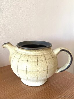 Keramicka konvicka / 200,- - 2