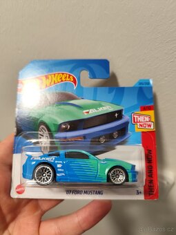 Hot wheels autíčka - 2