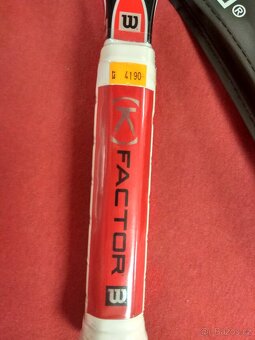 - NOVÁ – Tenisová raketa na tenis Wilson WRT6543103 - 2