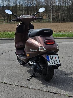 Vespa ET4 150 cm³ - 2