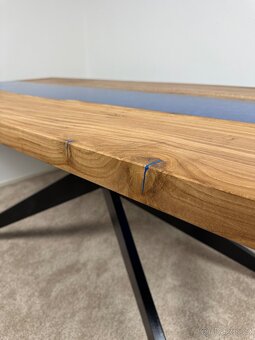 Stůl z dubu a epoxidu - 2