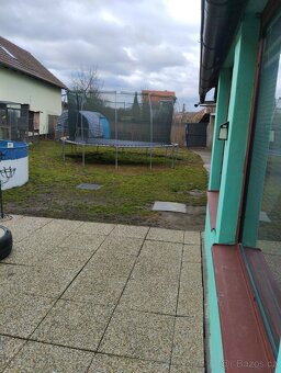 Bazén ,trampolína ,venkovní krb - 2