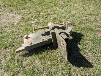 Kovářský svěrák - 2