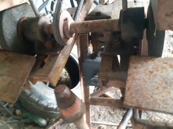 Bruska na pilové kotouče - 2