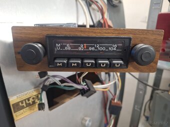 Grundig emden autoradio do veterána - 2