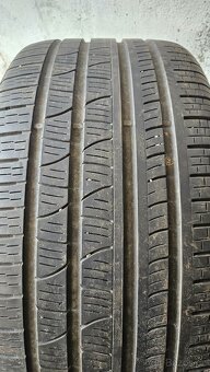 295/40R20 - 2