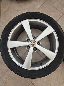ALU kola s pneu r17 5x112 VW - 2