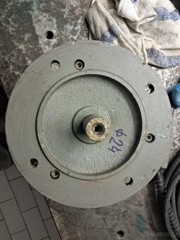 Prodám přírubový elektromotor MEZ Mohelnice. - 2