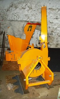 Štěpkovač na dřevo za traktor - 2