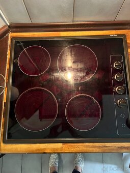 Varná elektrická deska a digestoř - 2