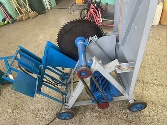 Prodám cirkulárku s kolébkou i stolem, 380V - 2