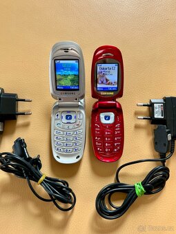 Samsung SGH-X820 a Samsung SGH-X450 - 2