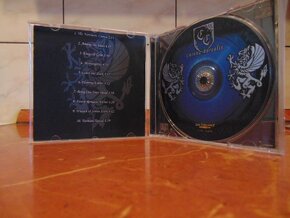 prodám CD Cadacross - Corona Borealis 2002 , v pořádku - 2