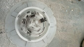 Středové krytky na ALU kola - 2