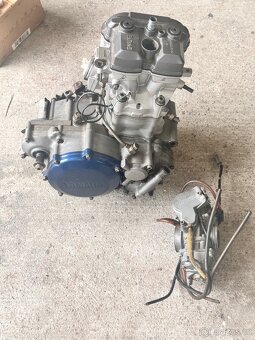 Motor Yamaha yzf 250 - 2