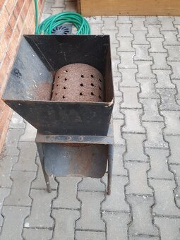 HUKA 6800 řezačka řepy, drtič na ovoce, šroťák - 2