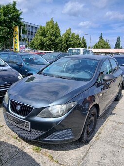 SEAT IBIZA 1.4i 63KW rok 2010 STK 6/2027 velmi pěkný stav - 2