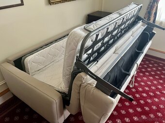 Prodám luxusní rozkládací kožený gauč NATUZZI (2 roky starý) - 2
