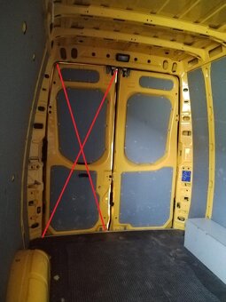 Iveco Daily, zadní dveře a panty - 2