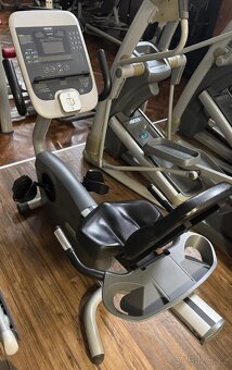 Výprodej z fitness centra profesionální stroje a zařízení - 2