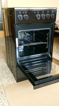 Volně stojící elektrický sporák MORA - hnědé provedení - 2