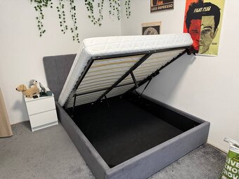 DVOJLŮŽKOVÁ POSTEL + MATRACE - 2