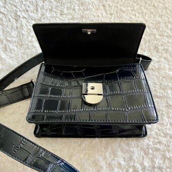 Dámská černá kabelka přes rameno. Nová - 2