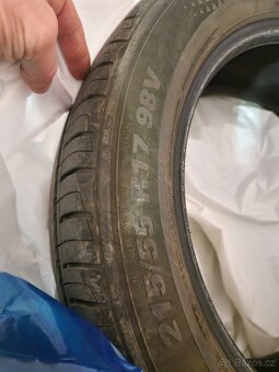 Letni pneu 215/55 r17 - 2