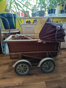 Starožitný kočárek - 2