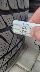 Prodám zimní pneu 285/45 R20 - 2