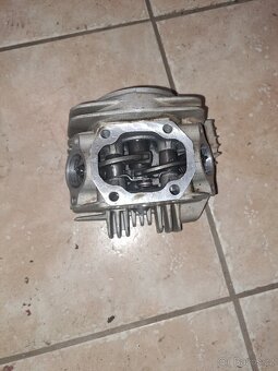 Pitbike YX 140 hlava - 2