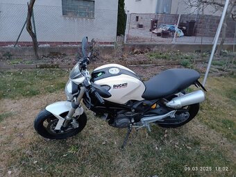 Ducati Monster 696 - 2