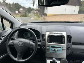 Toyota Corolla Verso 1,8 VVTi, 7 míst, automat, 124500km. - 2