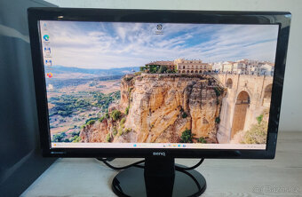 PC sestava-2x3.5Hz-8GB RAM-128GB+500GBHDD-22LCD-W11 - 2