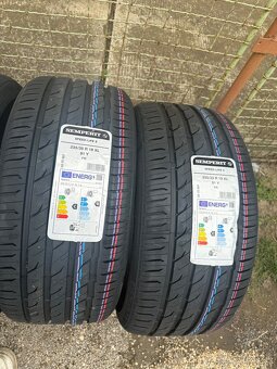 Zdravím prodám 235/35 r19 semperit úplně nová sada dod 2024 - 2