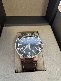 Hodinky Oris Aquis Date + dva praktické dárky zdarma - 2