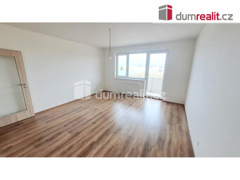 Světlý 2+kk s garáží, 50,8 m2 + 5,2 m2 balkon, 3.patro, OV, - 2