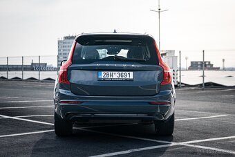 Volvo XC90 B6 - 221 KW // R-Design, AWD, benzín, kůže - 2